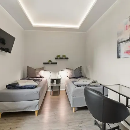 24-7 Living - Modern In With Connection Apartment *