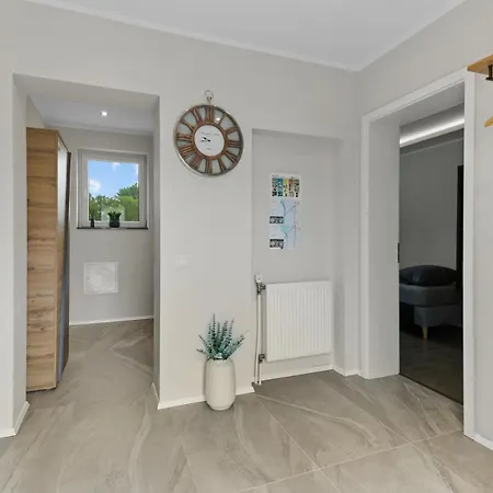 Daire 24-7 Living - Modern In With Connection *