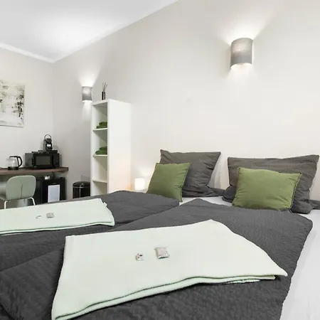 Apartment 24-7 Living - Modern In With Connection *