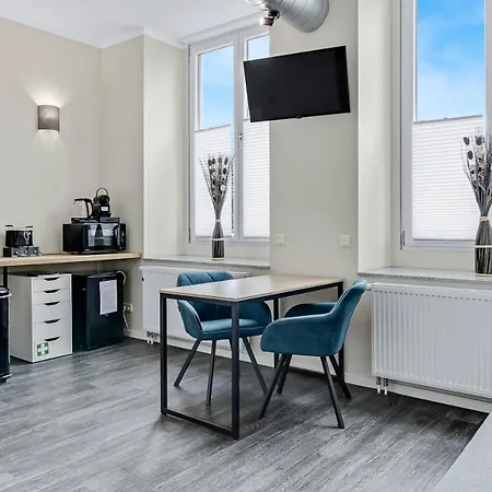 24-7 Living - Modern In With Connection Apartment