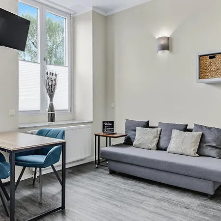 24-7 Living - Modern In With Connection *