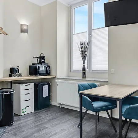 24-7 Living - Modern In With Connection Daire *