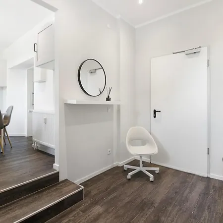 24-7 Living - Modern In With Connection