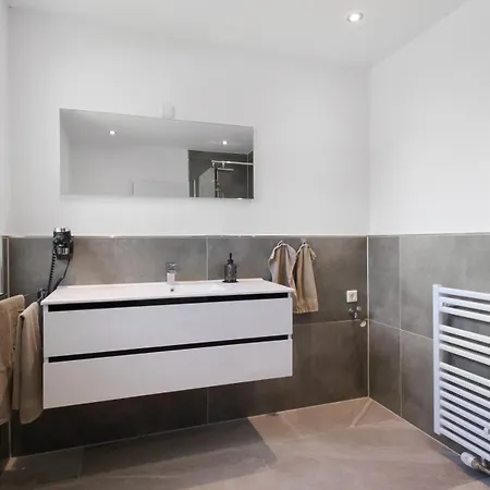 24-7 Living - Modern In With Connection Daire Waltrop