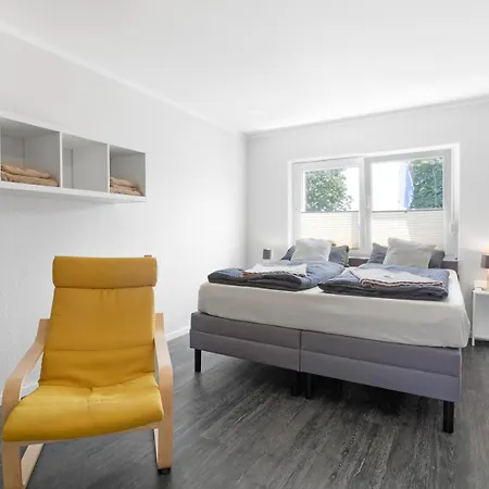 24-7 Living - Modern In With Connection *