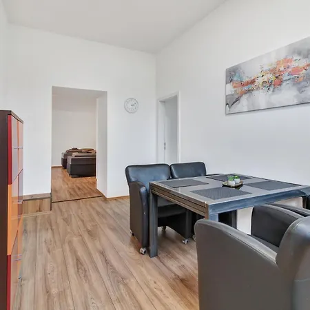 Daire 24-7 Living - Modern In With Connection *