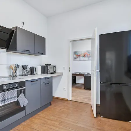 Apartment 24-7 Living - Modern In With Connection