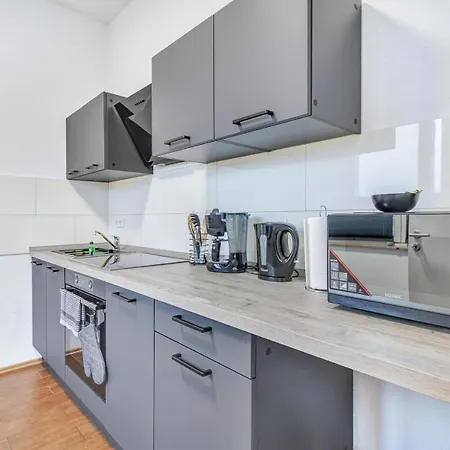 Daire 24-7 Living - Modern In With Connection *