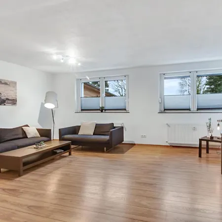 24-7 Living - Modern In With Connection Apartment *