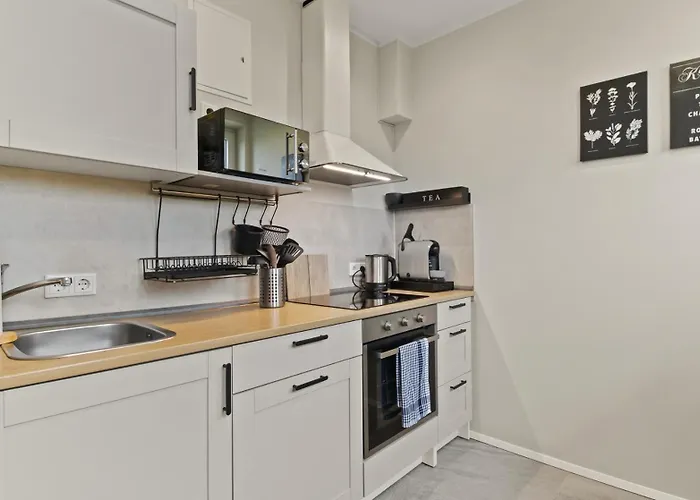 24-7 Living - Modern In With Connection Apartman