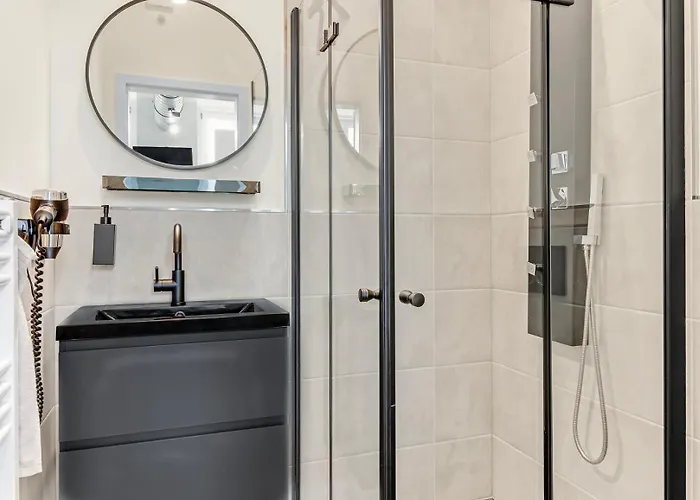 24-7 Living - Modern In With Connection Apartman *