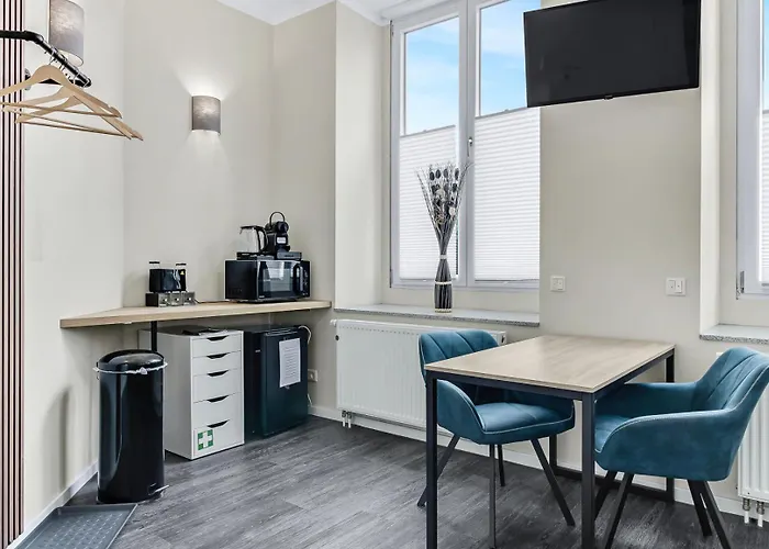 24-7 Living - Modern In With Connection Apartman *