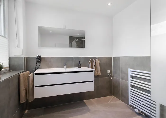 24-7 Living - Modern In With Connection شقة فالتروب