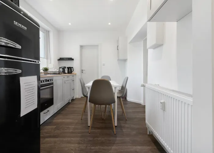 24-7 Living - Modern In With Connection شقة فالتروب