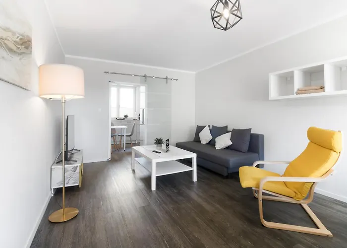 24-7 Living - Modern In With Connection *