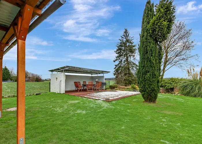 24-7 Living - Modern In With Connection Apartman