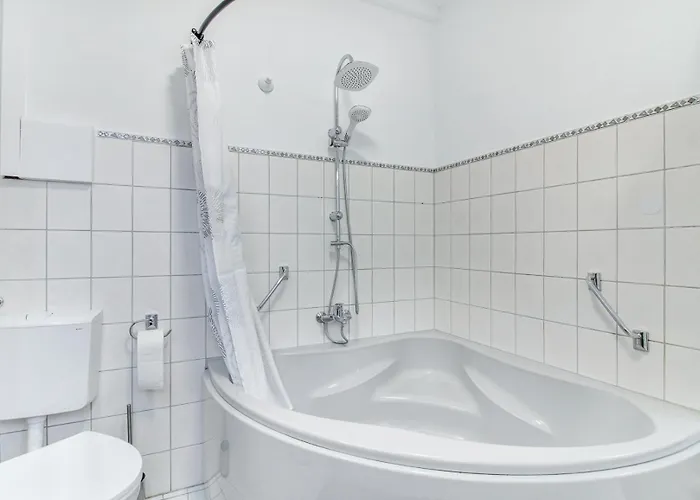 24-7 Living - Modern In With Connection *